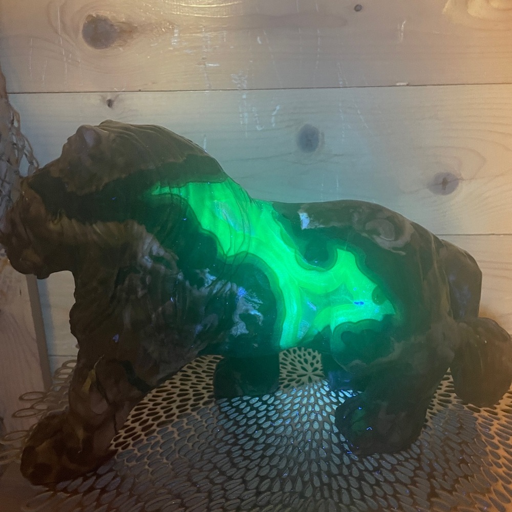 6.8 LBs Amazing Volcano Agate natural stone Lion carving with strong UV! - Picture 3 of 12